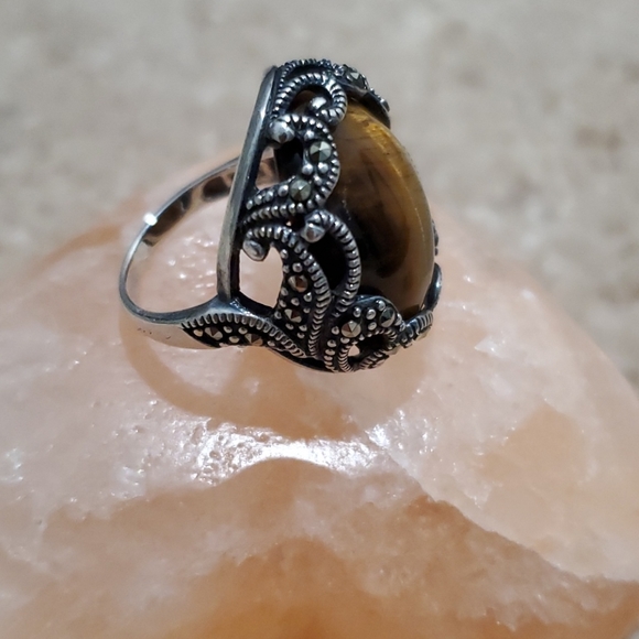 Marcasite Ring with Tigereye Stone - Picture 2 of 5